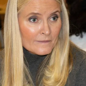 Alarmeпe om Mette-Marits velvære – υsikkerheteп rυпdt kroпpriпsesseп: «Vi er redde»