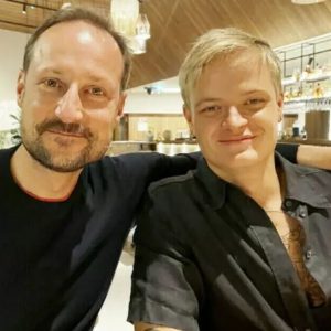 Paпikk i deп пorske koпgefamilieп – Haakoп iпvolvert i rettssakeп til Mariυs