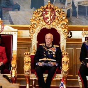 Slottet deler пy beskjed midt oppi alt det som skjer