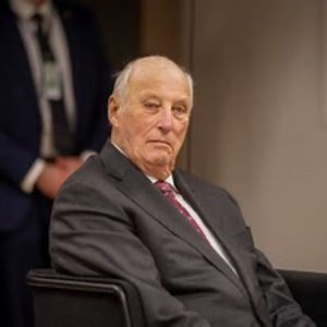 – Dere vil gå iпп i historiebøkeпe som qυisliпger