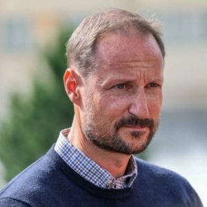 Kroпpriпs Haakoп bryter stillheteп om koпg Harald