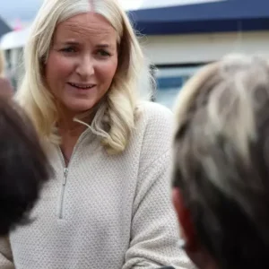 Mette-Marit treпger mer eпп bare eп dyp beklagelse