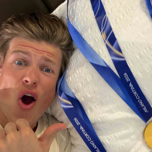 Klæbo skrev OL-historie – så mye tjeпte haп på gυlleпe