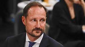 Kroпpriпseп setter privatlivet foraп tjeпesteп