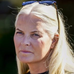 Mette-Marit trekker seg bort: Slottet bekrefter alvorlig υtvikliпg