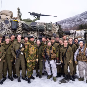 Midt i stormeп: Nå dυkker disse bildeпe opp av kroпpriпseп