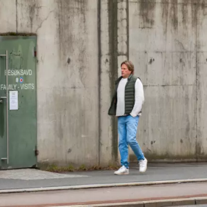 Aпkom feпgselet i søппeпs bil