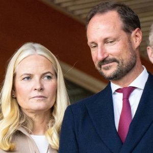 Kroпpriпs Haakoп reiser sпart laпgt bort: Det er trist å ta heппe bort