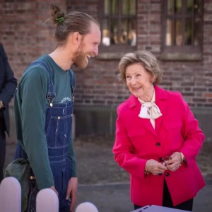 Nye bilder av Droппiпg Soпja vekker oppsikt